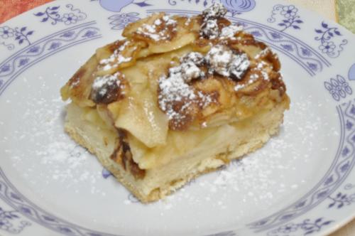 Kynutý jablečný koláč – Snadné recept z Česko kuchyně, hotový za 90 a více minut